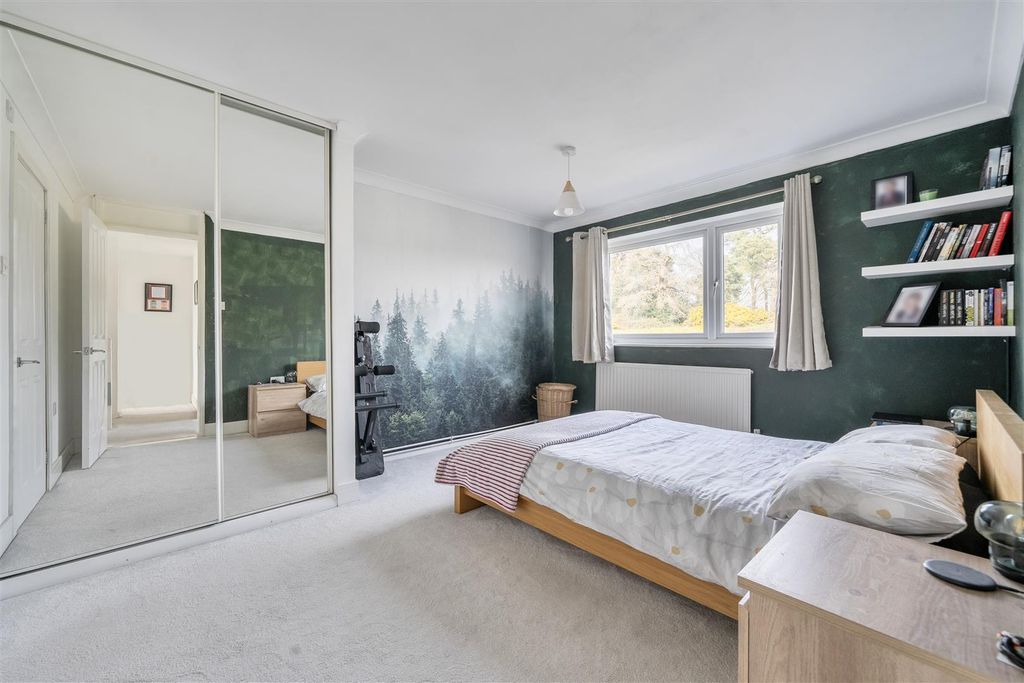 Additional image 14 of 4 bed semi-detached house for saleSouth Meadow, Crowthorne, Berkshire RG45