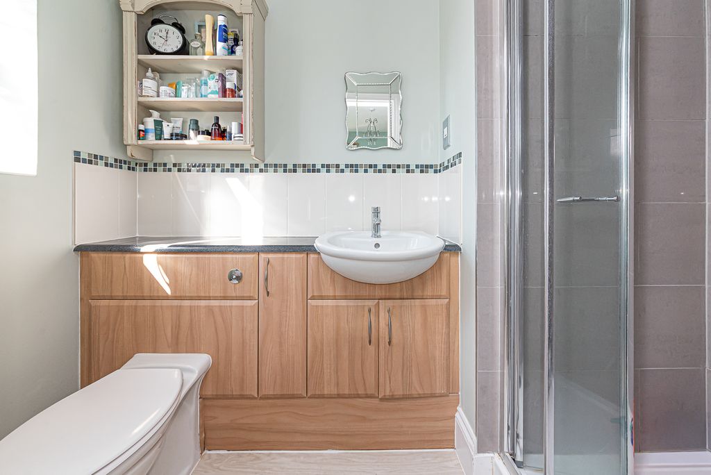 Additional image 10 of 4 bed detached house for saleThe Limes, Haley Green, Bracknell, Berks RG42