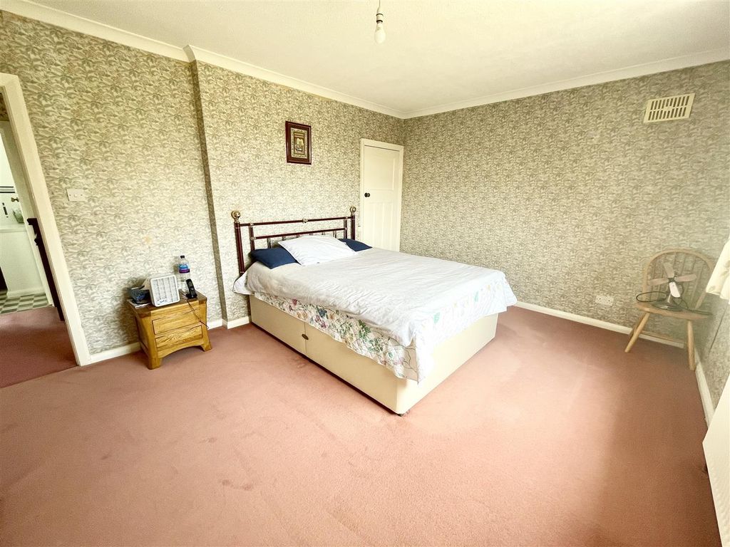 Additional image 11 of 3 bed detached house for saleDowns View Road, Swindon SN3