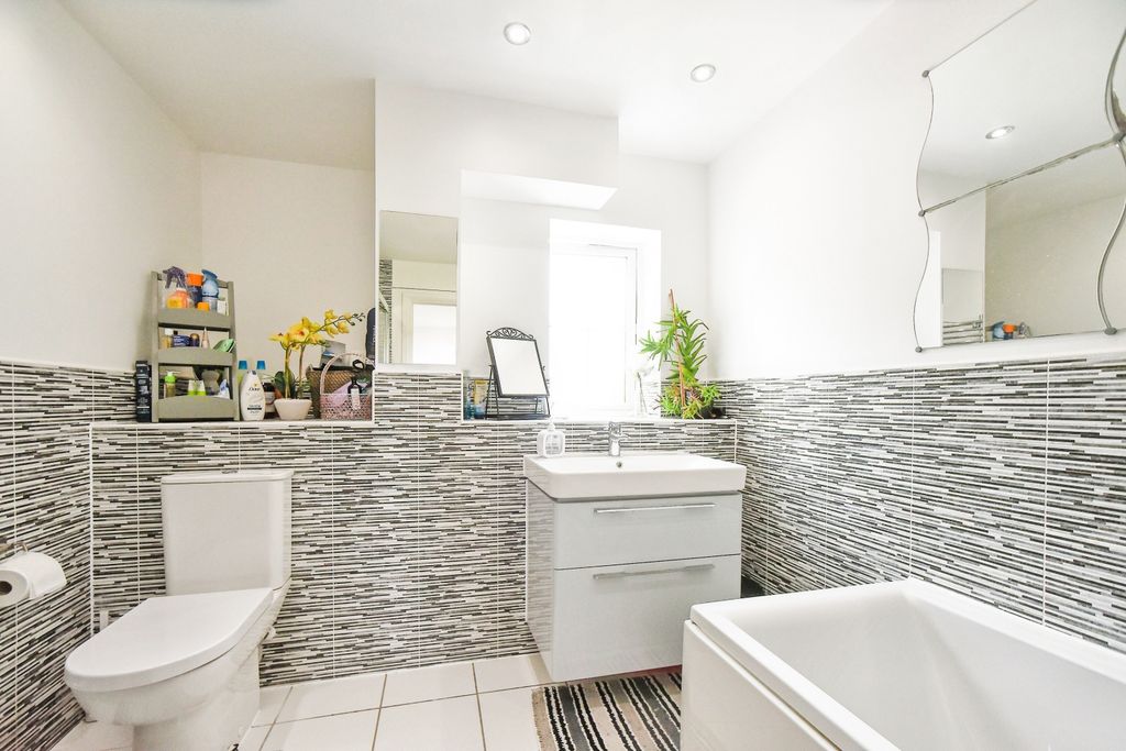 Additional image 8 of 6 bed detached house for saleAdams Meadow - Wanborough, Swindon SN4