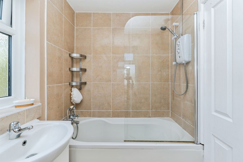 Additional image 11 of 1 bed flat for saleMill Lane, Romsey SO51