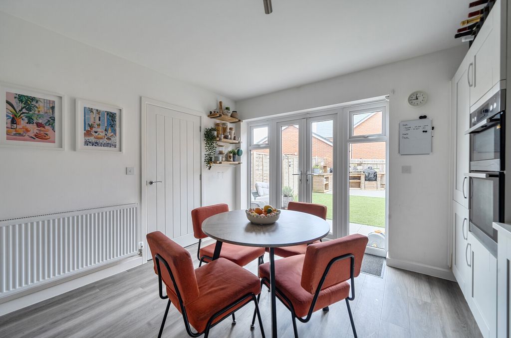 Additional image 24 of 3 bed semi-detached house for saleHunstanton Drive, Binfield, Bracknell, Berkshire RG42