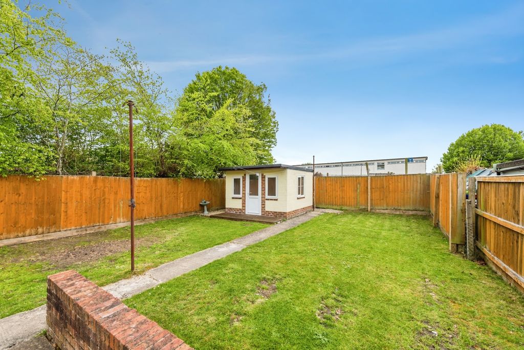 Additional image 18 of 4 bed semi-detached house for saleCollett Avenue, Swindon, Wiltshire SN2