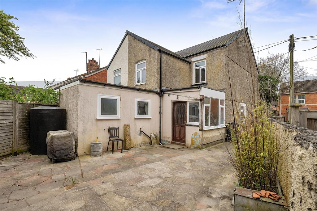 Additional image 2 of 3 bed semi-detached house for saleDevizes Road, Wroughton SN4