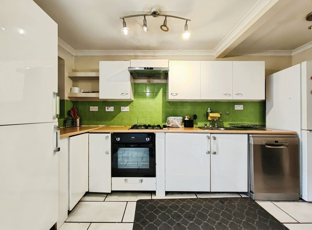 Additional image 13 of 4 bed terraced house for saleBarnett Green, Bracknell, Bracknell Forest RG12