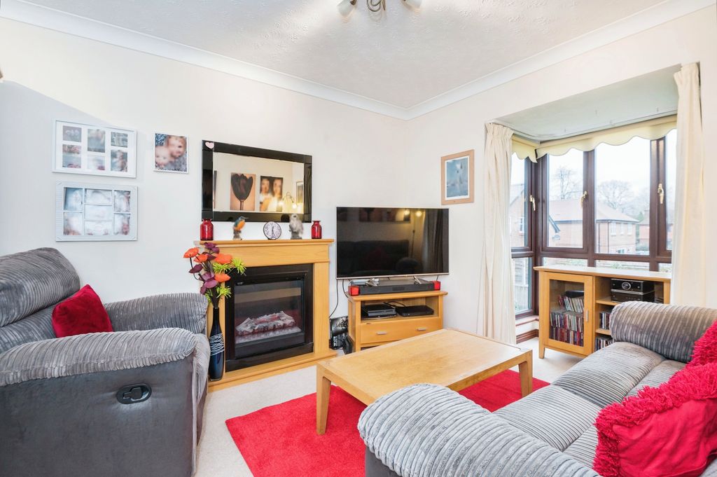 Additional image 6 of 1 bed flat for saleKingsmead, Lower Common Road, West Wellow, Romsey SO51