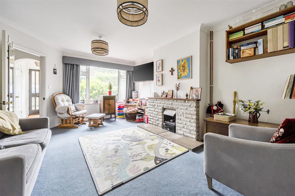Additional image 3 of 3 bed terraced house for saleForest Road, Crowthorne, Berkshire RG45