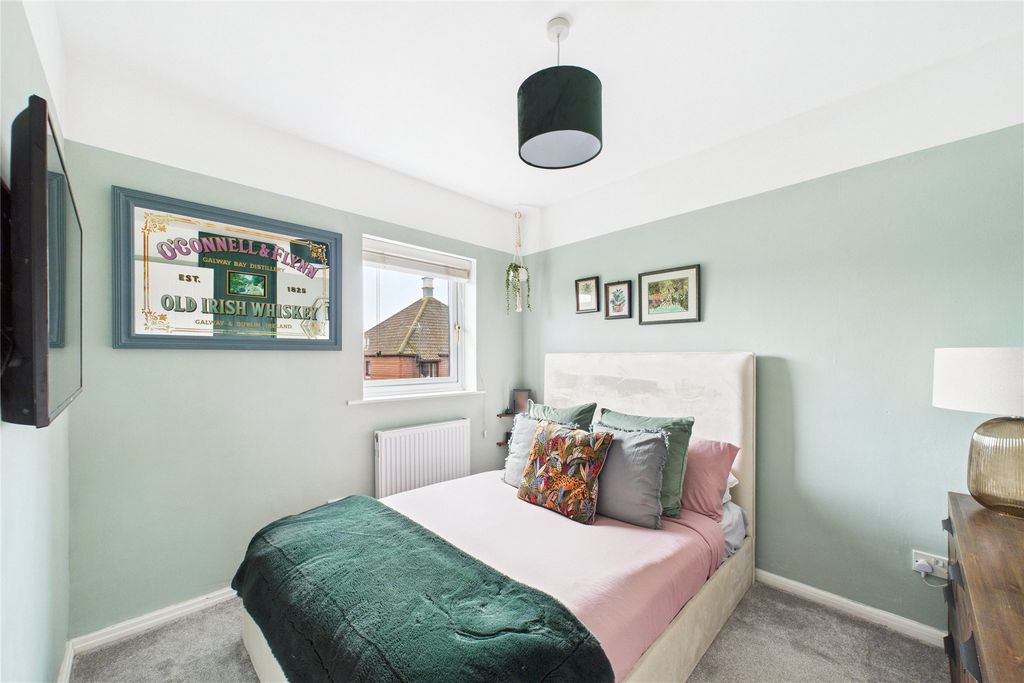 Additional image 9 of 3 bed link detached house for saleSimkins Close, Winkfield Row, Berkshire RG42
