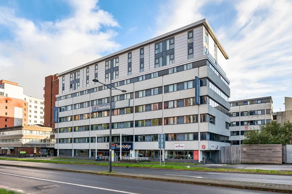 2 bed flat for saleSwindon, Wiltshire SN1 photo 2