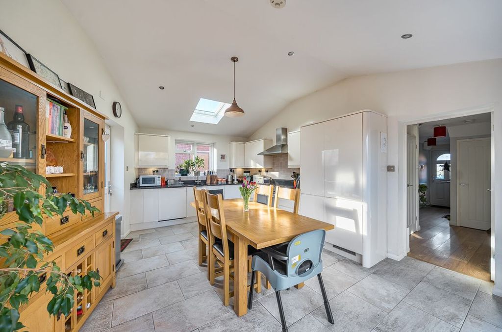 4 bed detached house for saleThe Witheys, Wanborough, Swindon SN4