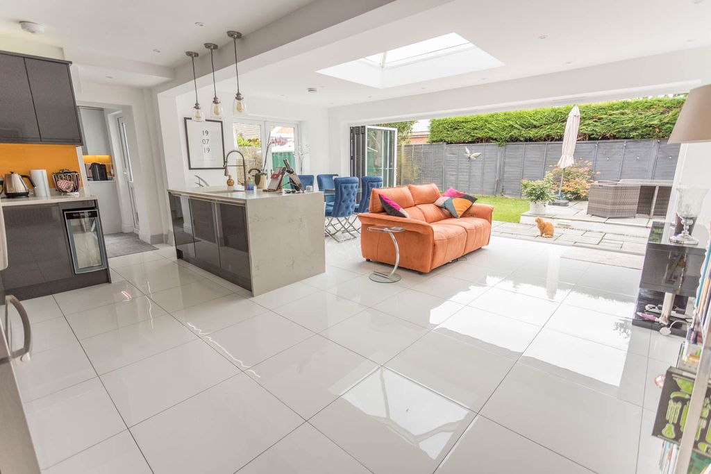 Additional image 3 of 3 bed detached house for saleMansfield Place, Ascot, Berkshire SL5