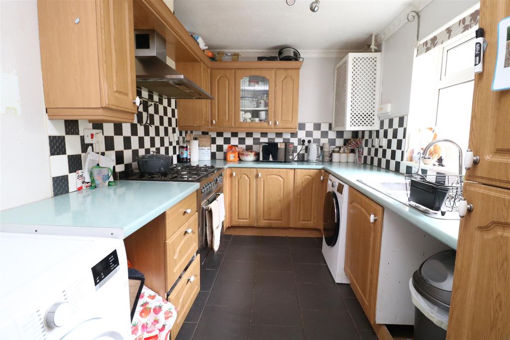 Additional image 4 of 3 bed semi-detached house for saleCrawley Crescent, Broadmead, Trowbridge BA14