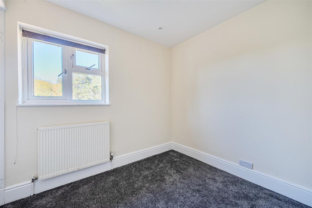 Additional image 15 of 3 bed semi-detached house for saleCricket Field Grove, Crowthorne, Berkshire RG45