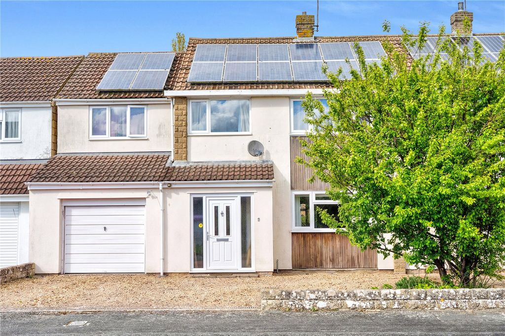4 bed semi-detached house for saleBuckingham Road, Lawns, Swindon, Wiltshire SN3