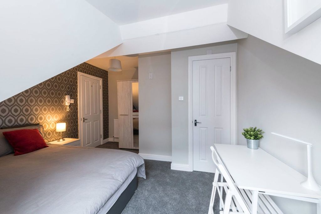 Additional image 33 of 10 bed terraced house for saleMilton Road, Swindon SN1