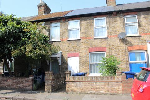 Elmfield Road, Southall UB2