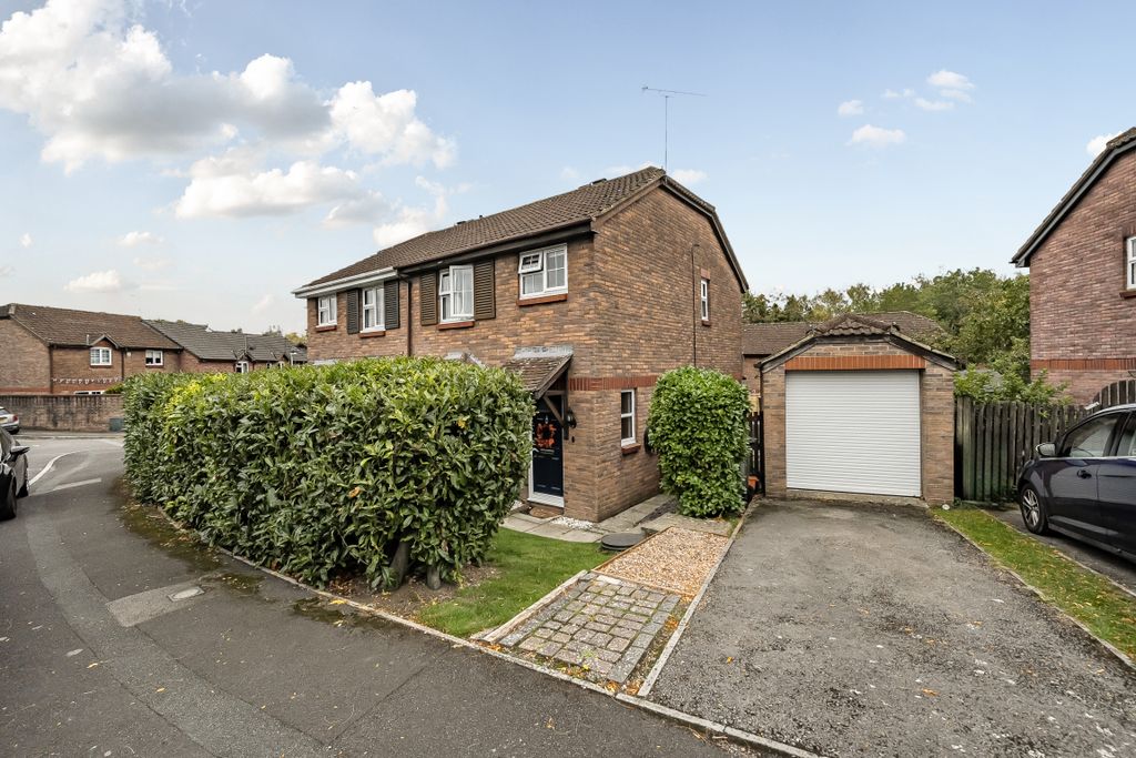 3 bed semi-detached house for saleCastleton Road, Middleleaze, Swindon SN5