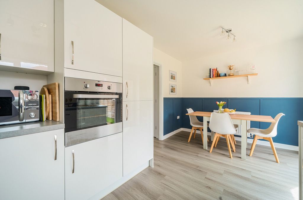 Additional image 4 of 3 bed semi-detached house for saleSonning Place, Binfield, Bracknell, Berkshire RG42