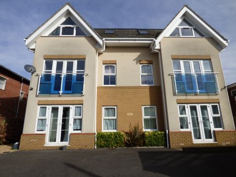 -119 Millbrook Road East, Southampton SO15