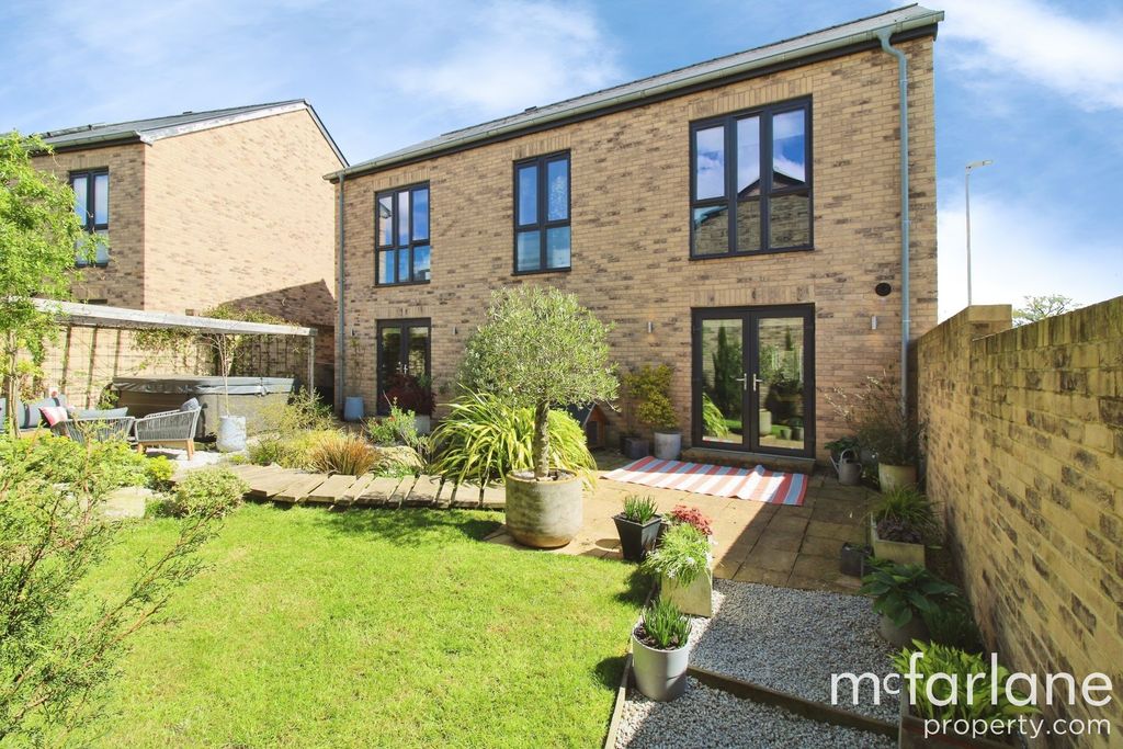 Additional image 4 of 4 bed detached house for saleTrevelyan Road, Swindon SN3
