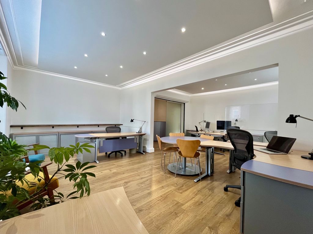 Office for saleDevizes Road, Swindon SN1 photo 3