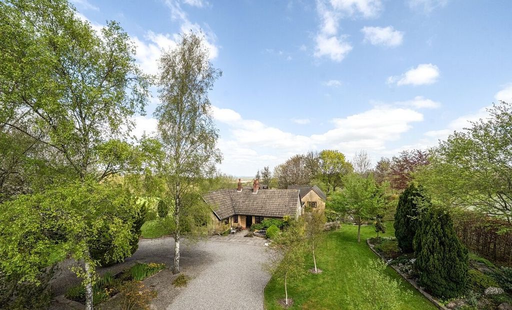 7 bed detached house for saleHodson Road, Chiseldon, Chiseldon SN4
