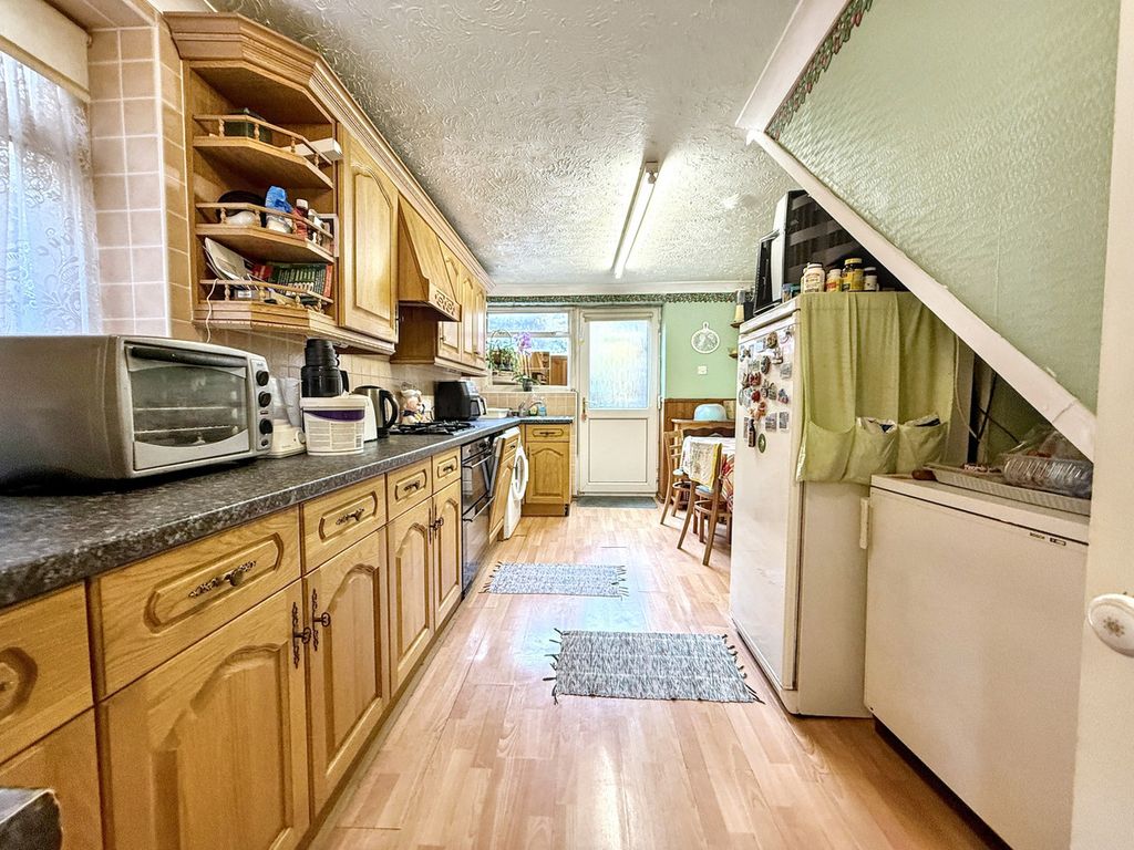 3 bed terraced house for saleImber Walk, Swindon, 5 SN2