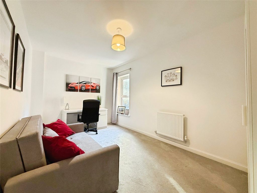Additional image 7 of 2 bed flat for saleEdrich Grange, Crowthorne, Berkshire RG45