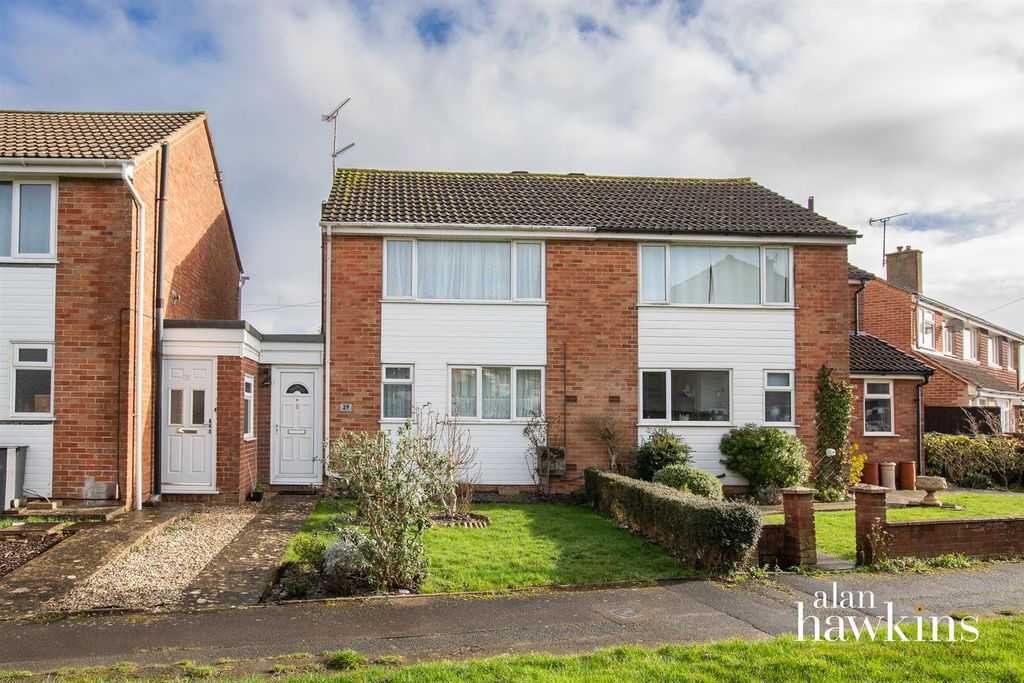 2 bed semi-detached house for saleShakespeare Road, Royal Wootton Bassett SN4