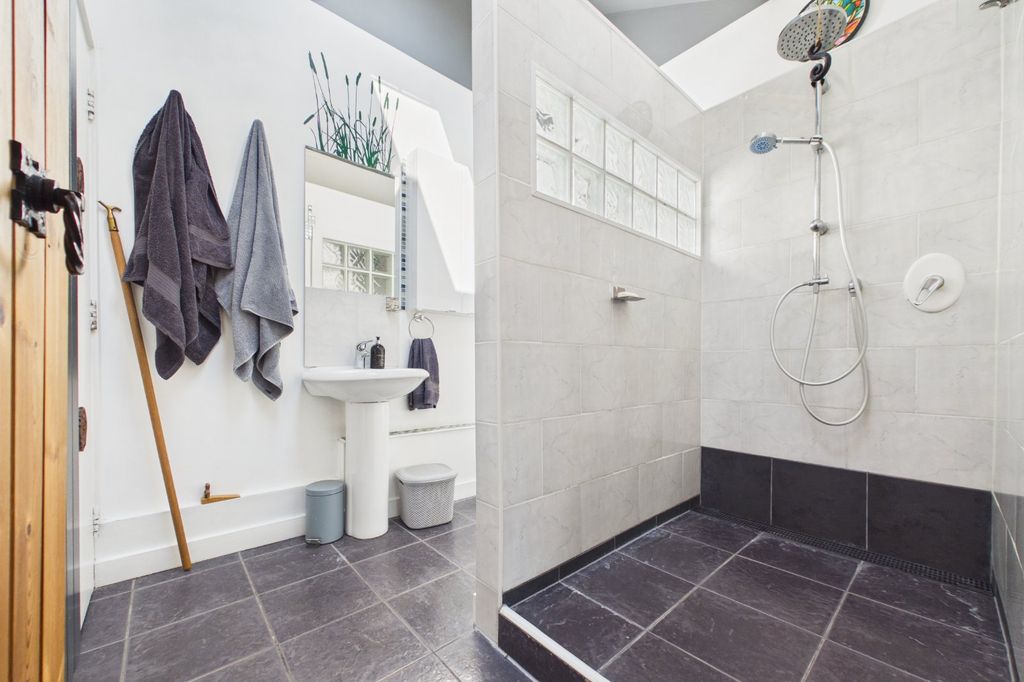 Additional image 9 of 2 bed semi-detached house for saleBranksome Hill Road, College Town, Sandhurst, Berkshire GU47