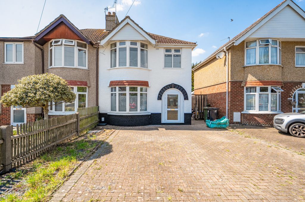 3 bed semi-detached house for saleNorthern Road, Rodbourne Cheney, Swindon SN2
