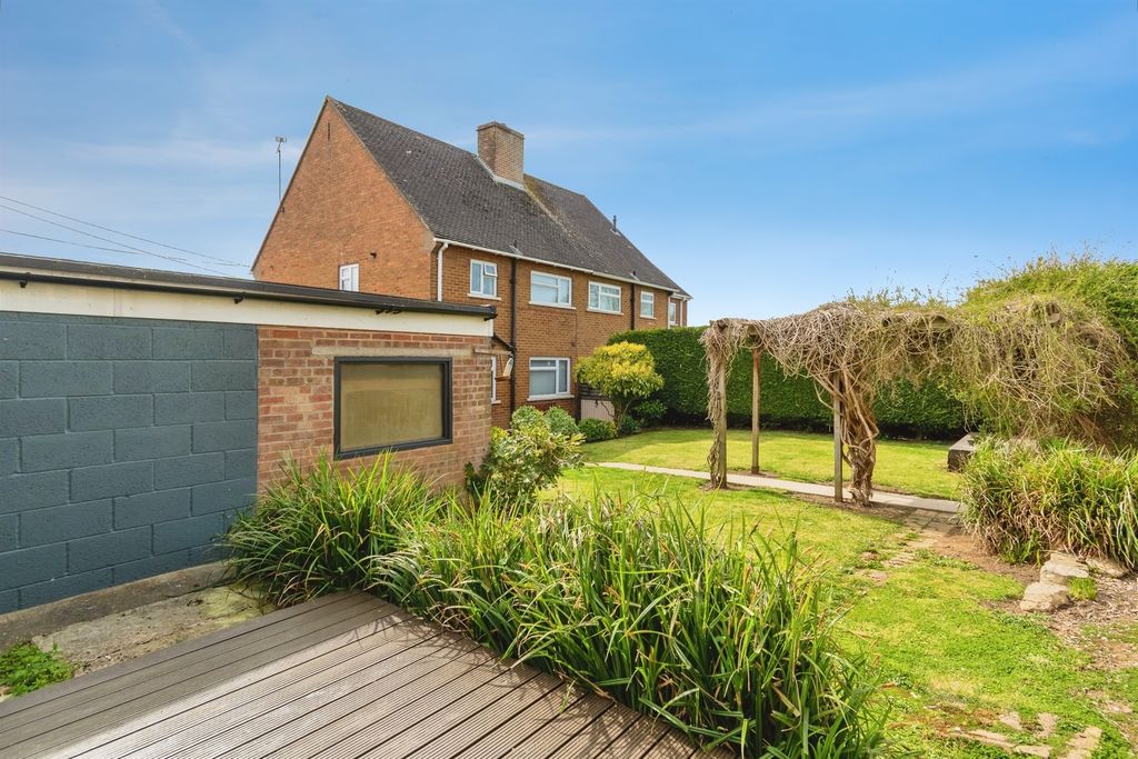 Additional image 18 of 3 bed semi-detached house for saleBrook Street, Chippenham SN14