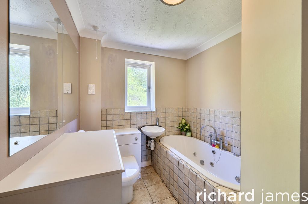 Additional image 11 of 5 bed detached house for saleHungerford Close, The Prinnels, Swindon SN5