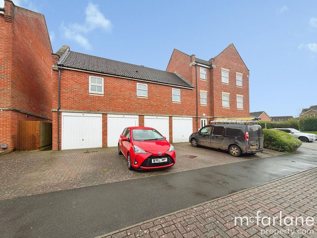 2 bed flat for saleBude Road, Swindon SN2