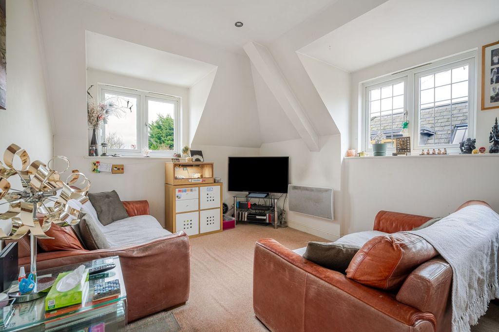Additional image 2 of 2 bed flat for saleLondon Road, Ascot SL5
