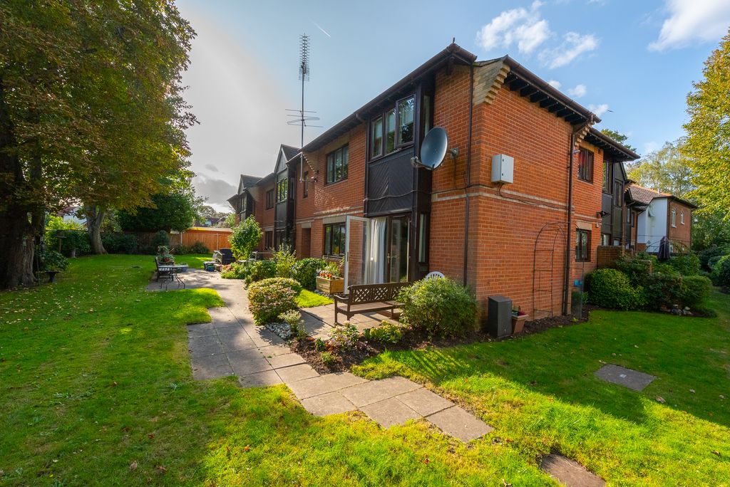 Additional image 8 of 2 bed flat for saleBroom Way, Blackwater, Camberley GU17