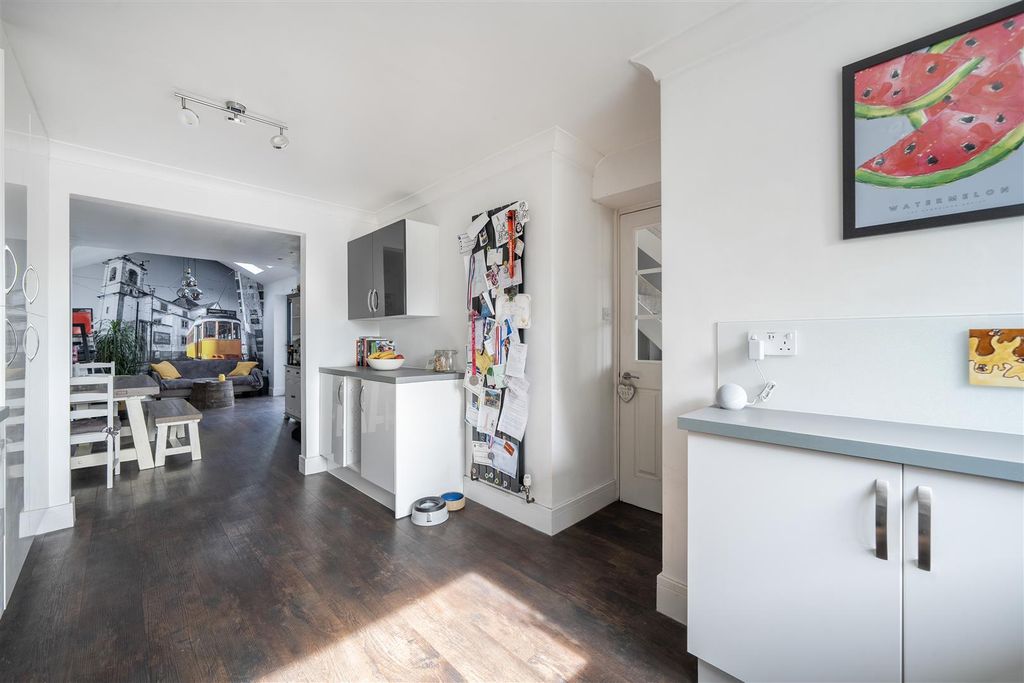 Additional image 7 of 4 bed semi-detached house for saleSouth Meadow, Crowthorne, Berkshire RG45