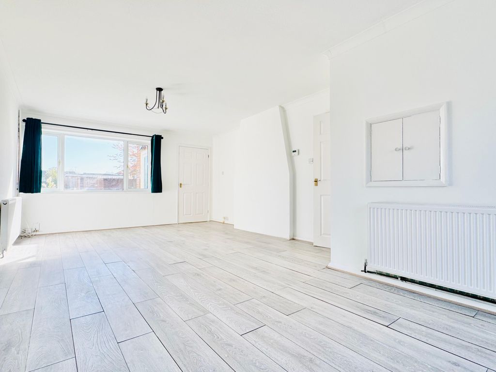 Additional image 2 of 3 bed semi-detached house for saleOverbrook, Swindon SN3