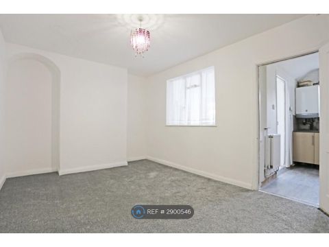 Dawson Avenue, Barking IG11
