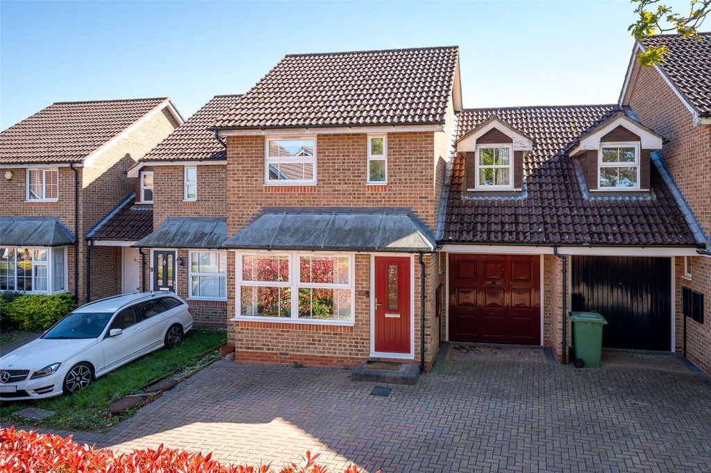 3 bed terraced house for saleBartholomew Place, Warfield, Berkshire RG42