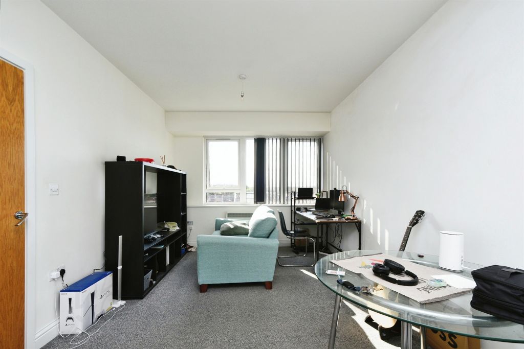 Additional image 5 of 1 bed flat for saleFarnsby Street, Swindon SN1
