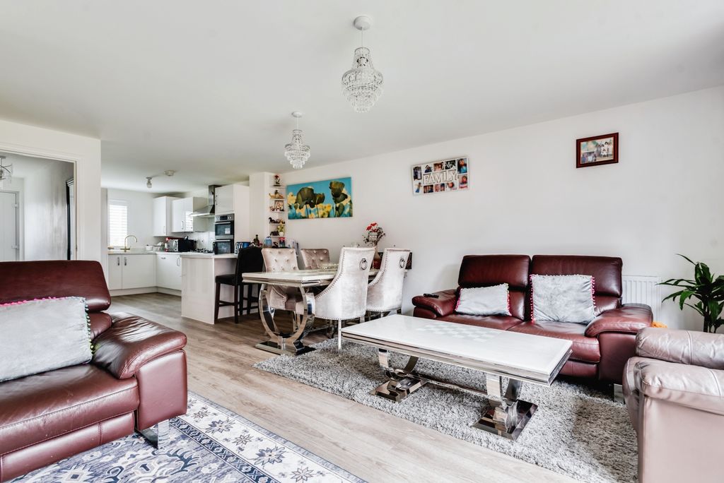 Additional image 5 of 4 bed detached house for saleScott Way, Swindon SN1