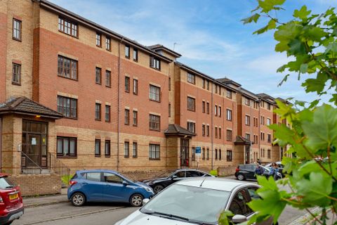 Greenlaw Road, Flat 1/2, Yoker, Glasgow G14