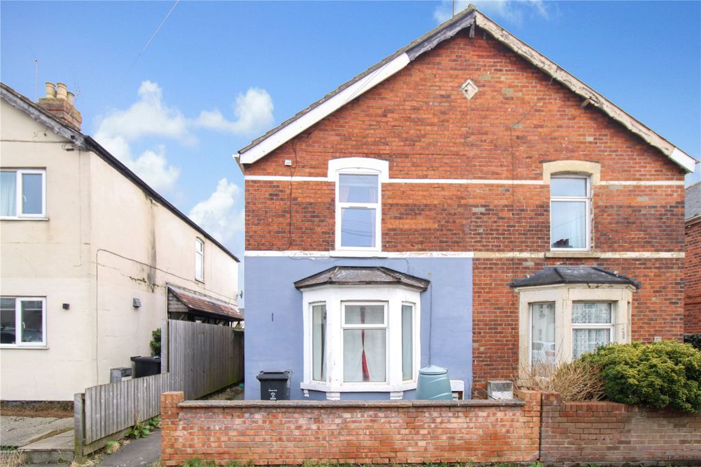 3 bed semi-detached house for saleSt Marys Grove, Ferndale, Swindon SN2