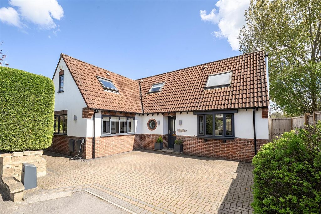 3 bed detached bungalow for saleMalmesbury Road, Chippenham SN15
