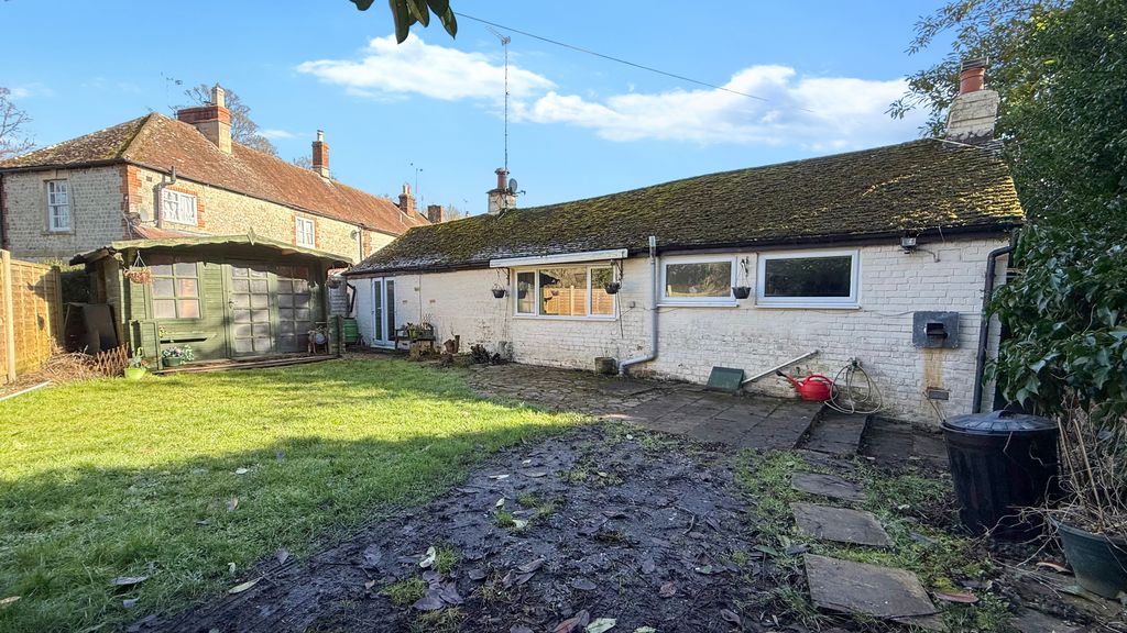 1 bed detached bungalow for salePark Street, Heytesbury BA12