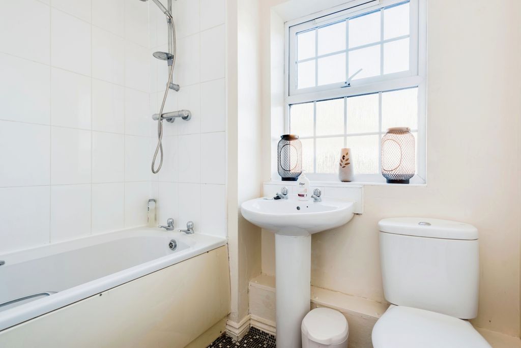 Additional image 12 of 4 bed town house for saleSandbourne Road, Swindon, Wiltshire SN25