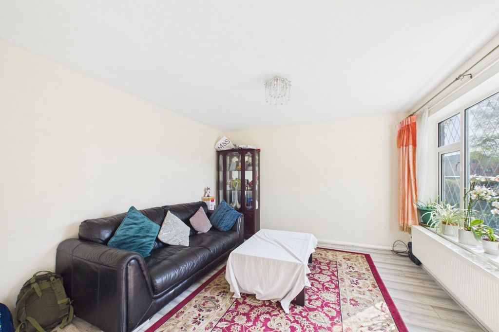 Additional image 2 of 3 bed end terrace house for saleCambridge Road, Owlsmoor, Sandhurst, Berkshire GU47