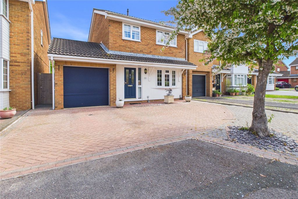 3 bed detached house for saleBrowning Close, Stratton, Swindon SN3