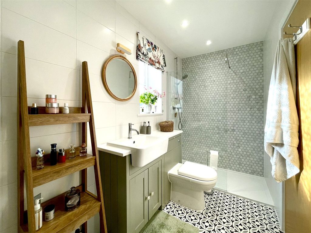 Additional image 19 of 5 bed detached house for saleGosling Close, Wanborough, Swindon SN4